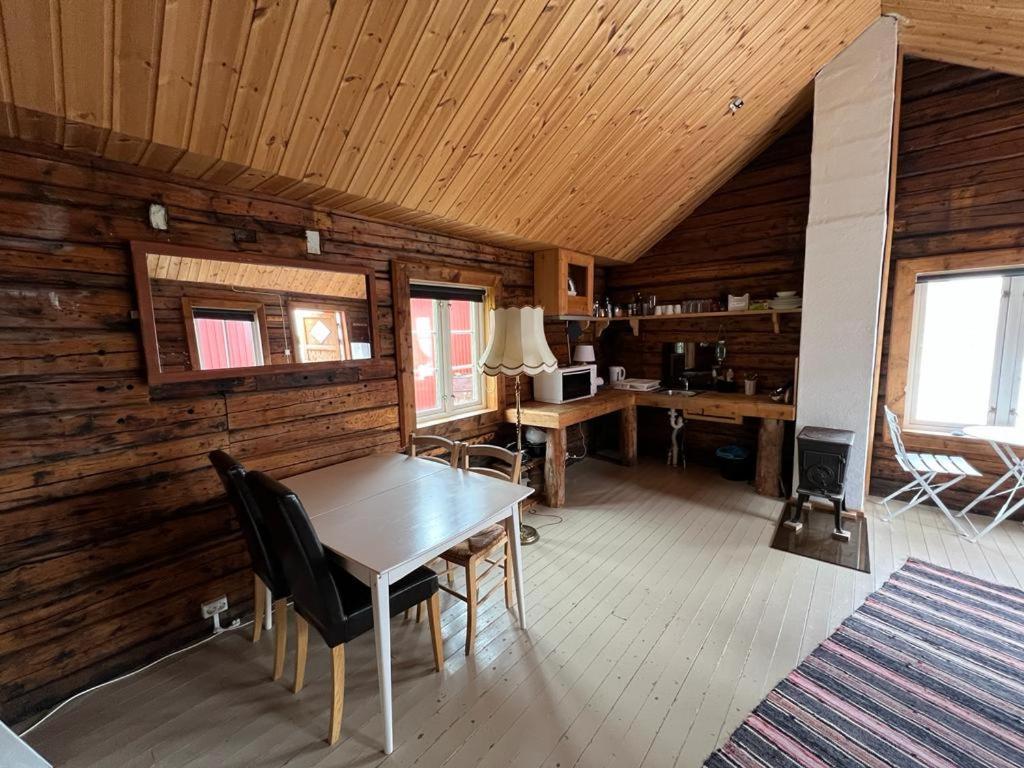 Real Fisherman'S Cabins In Ballstad, Lofoten Екстер'єр фото